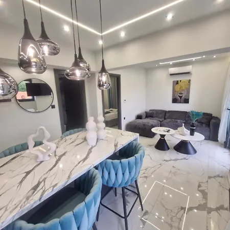 Endless Blue Seaview *