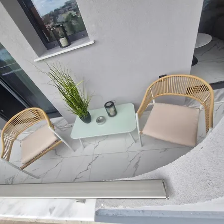 Endless Blue Seaview Apartament *