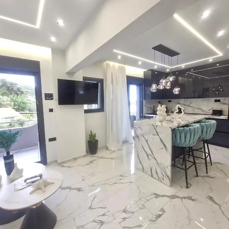 Endless Blue Seaview