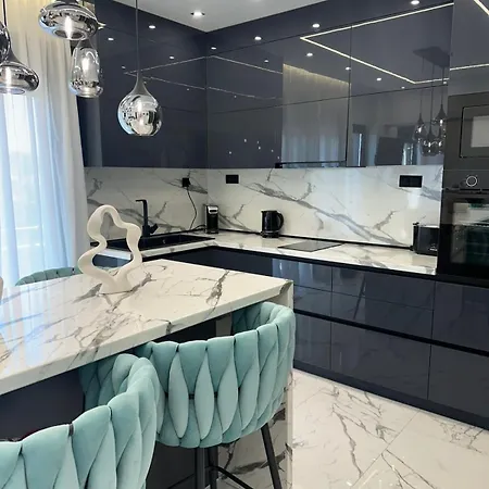 Endless Blue Seaview