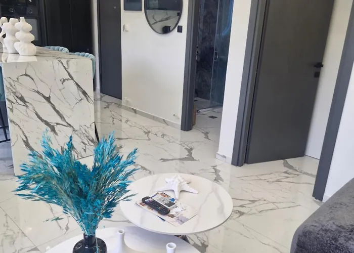 Endless Blue Seaview PalaiónTsiflíkion