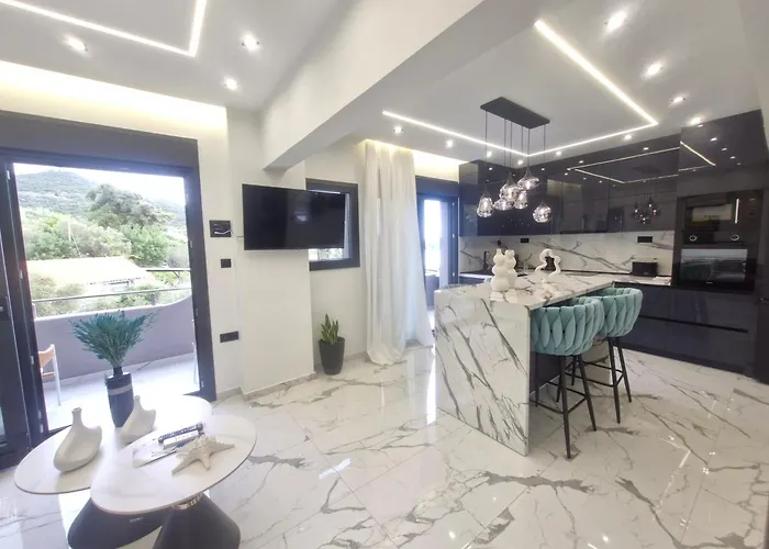 Endless Blue Seaview