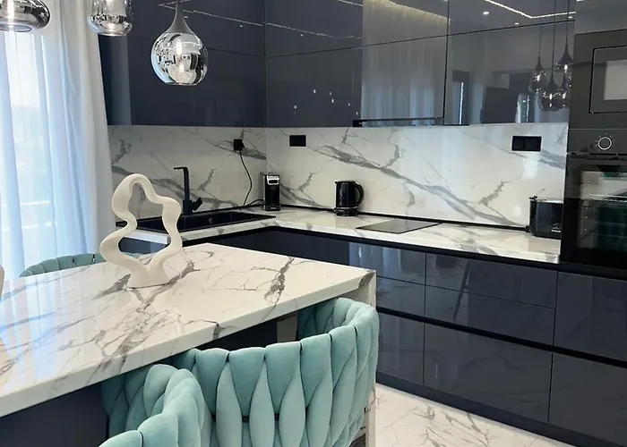 Endless Blue Seaview