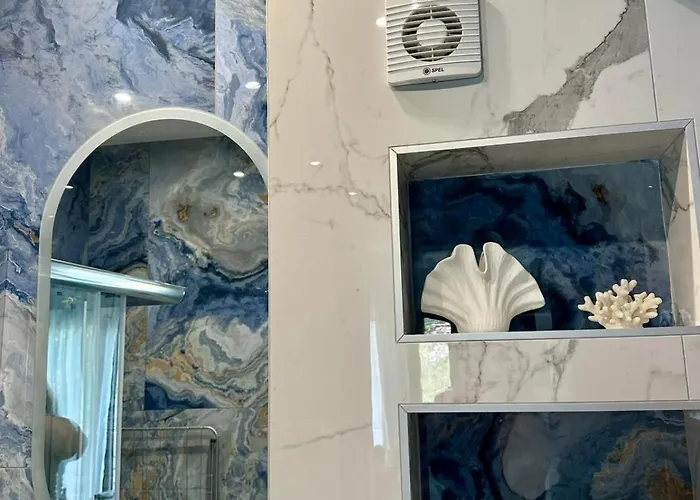 Endless Blue Seaview 公寓