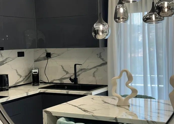 Endless Blue Seaview *