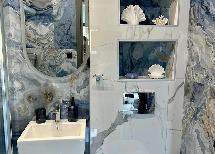 Endless Blue Seaview *